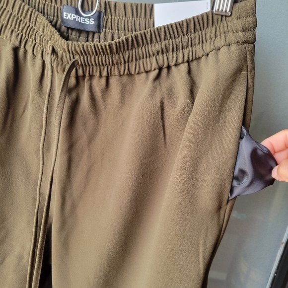 Express NWT Military Green Mid Rise Ankle Joggers Women’s Size XS - Picture 8 of 11